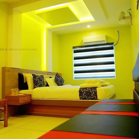 Royal Plaza Residency Hotel Cheruppulasseri Zewnętrze zdjęcie