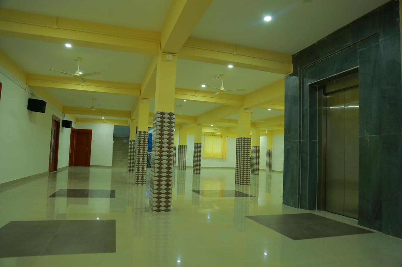 Royal Plaza Residency Hotel Cheruppulasseri Zewnętrze zdjęcie