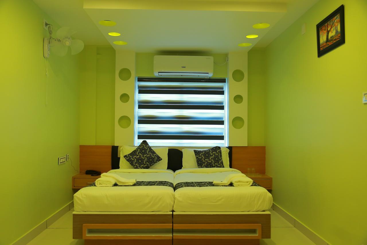 Royal Plaza Residency Hotel Cheruppulasseri Zewnętrze zdjęcie