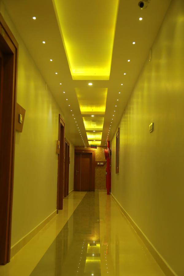 Royal Plaza Residency Hotel Cheruppulasseri Zewnętrze zdjęcie